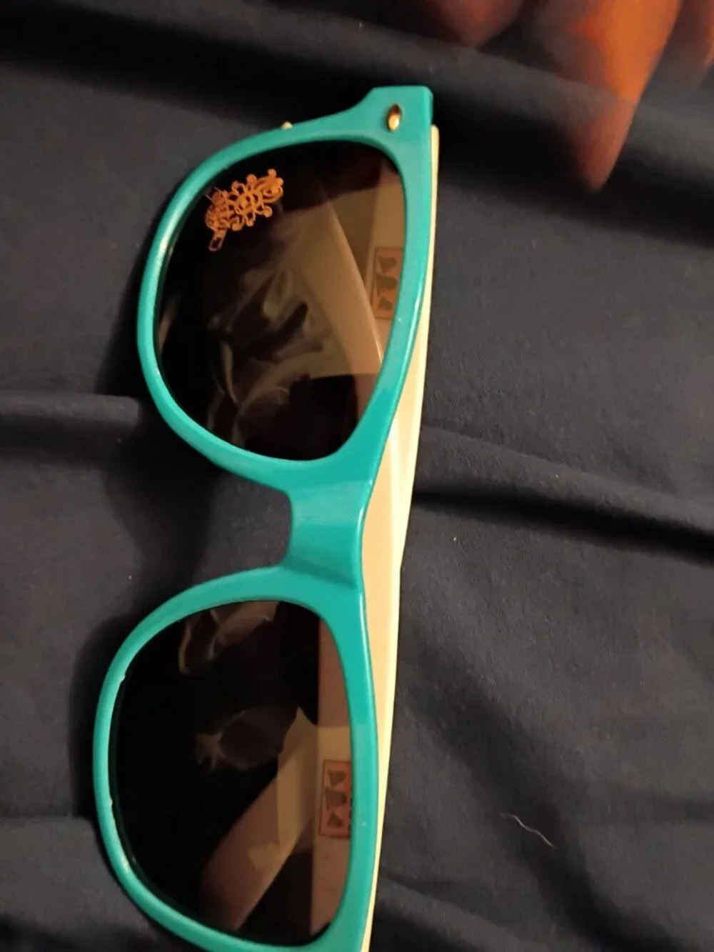 Bells sunglasses no damage